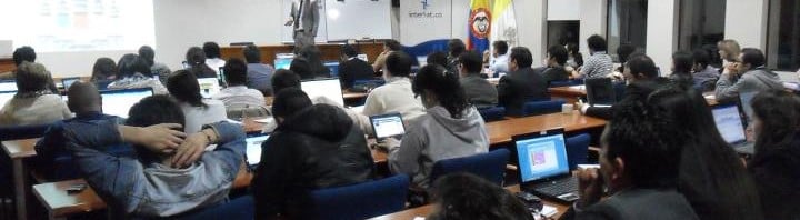 Raúl Carrión impartiendo clases de marketing online en Bogotá