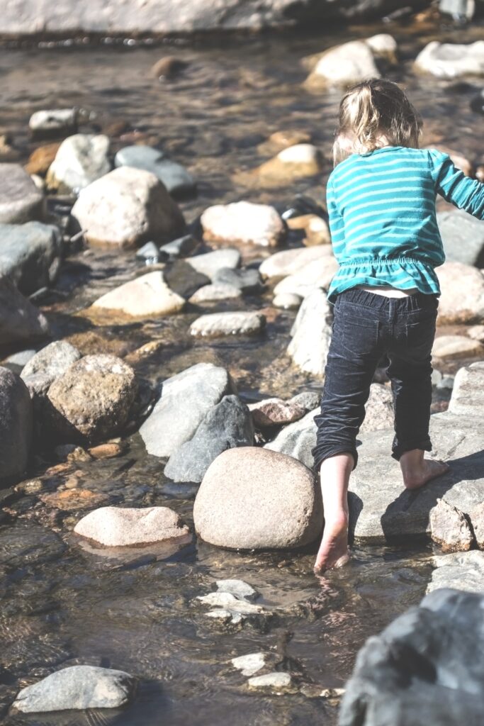 Los enlaces rastreables son como las piedras que te ayudan a cruzar el río