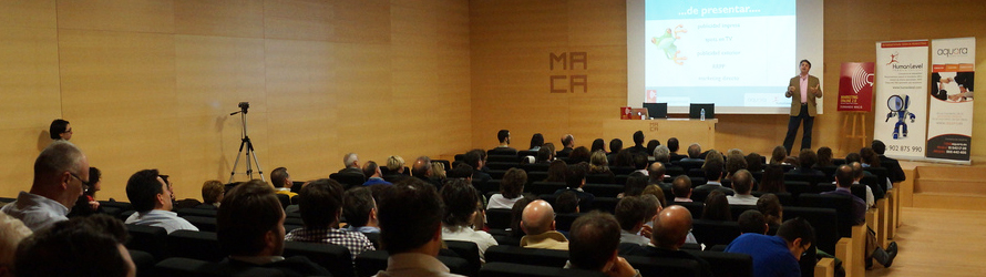 Fernando Maciá impartiendo formación