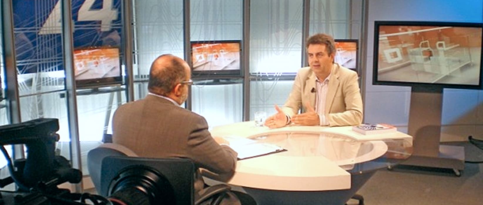Fernando Maciá numa entrevista televisiva